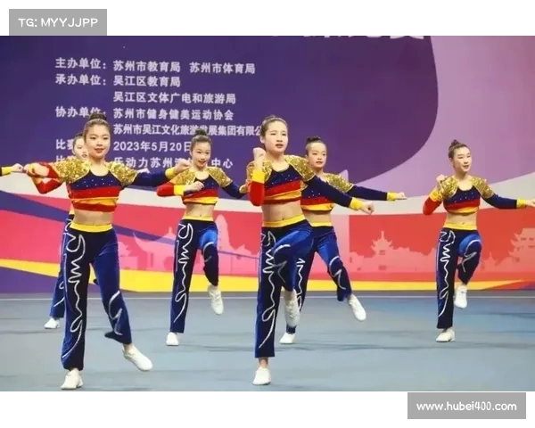 中国女排队员泳池训练照展现赛场外青春活力与团队精神 中国女排队员泳池训练照展现赛场外青春活力与团队精神